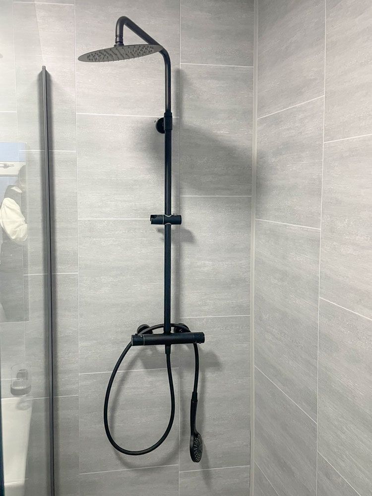 Overhead shower
